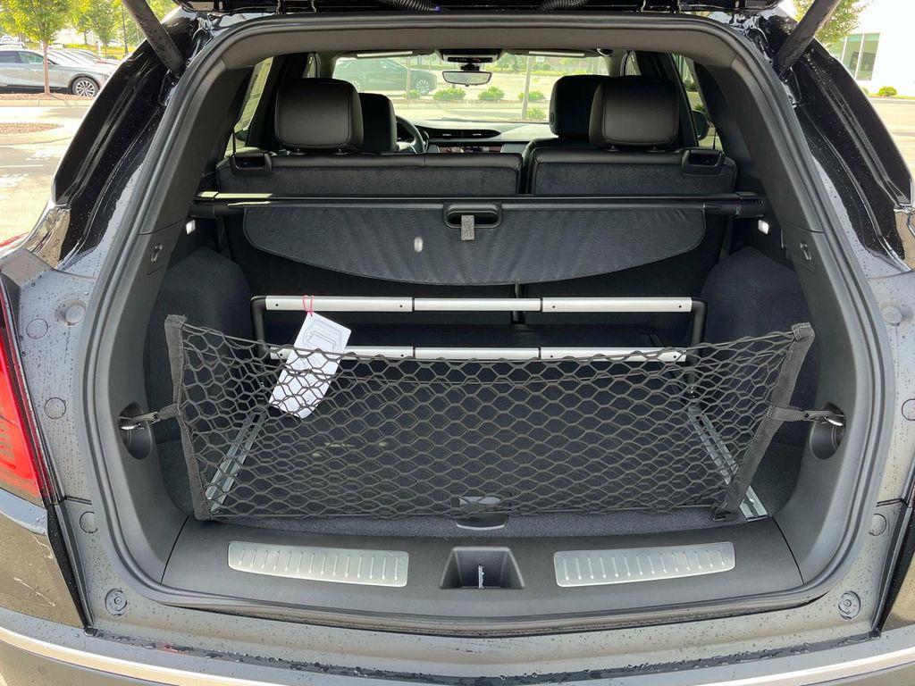 new 2025 Cadillac XT5 car, priced at $56,290