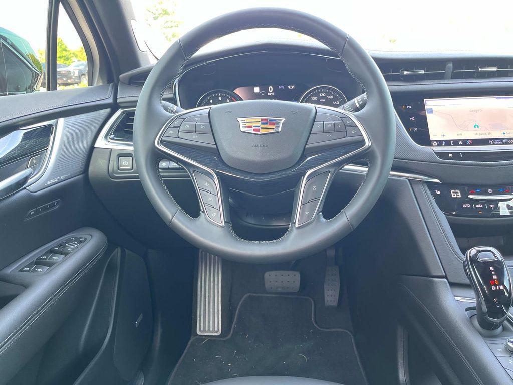 new 2025 Cadillac XT5 car, priced at $56,290