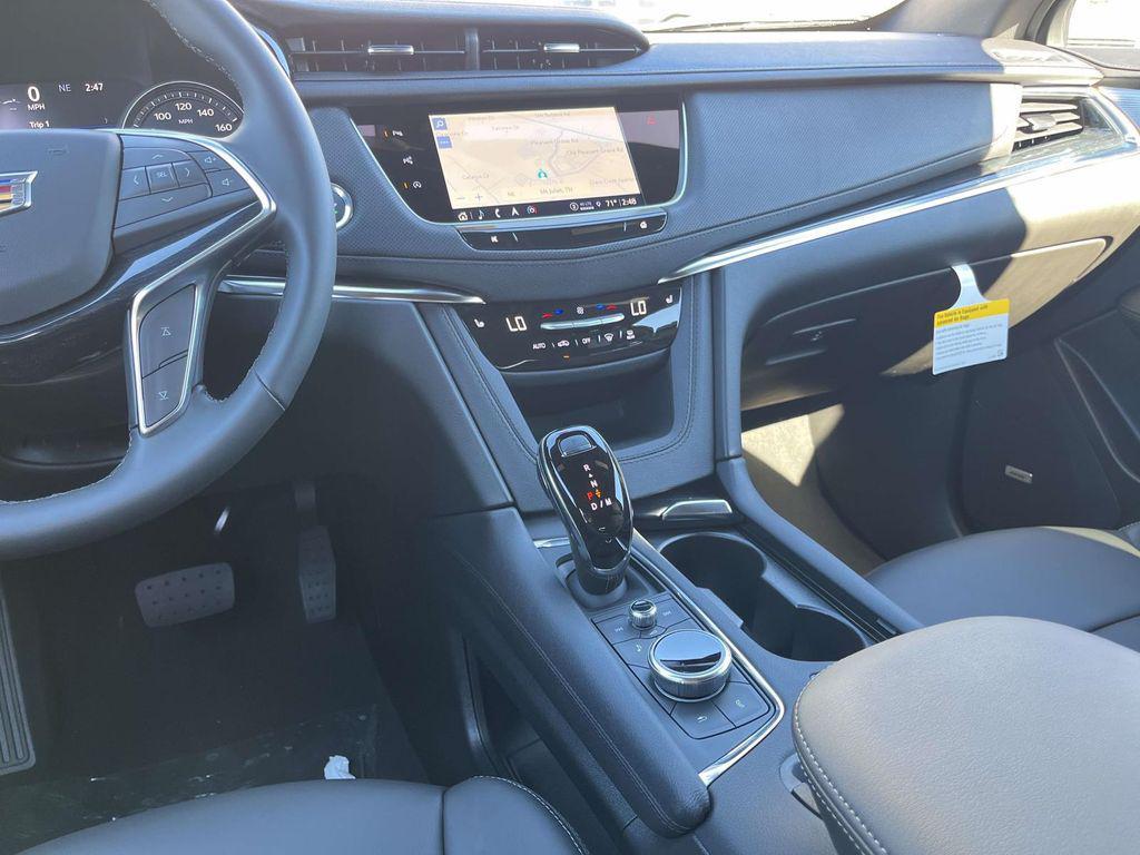 new 2025 Cadillac XT5 car, priced at $57,665