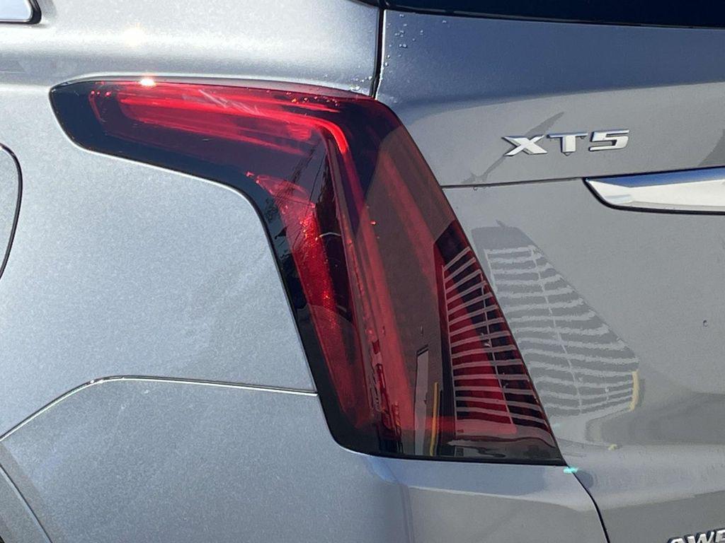 new 2025 Cadillac XT5 car, priced at $57,665