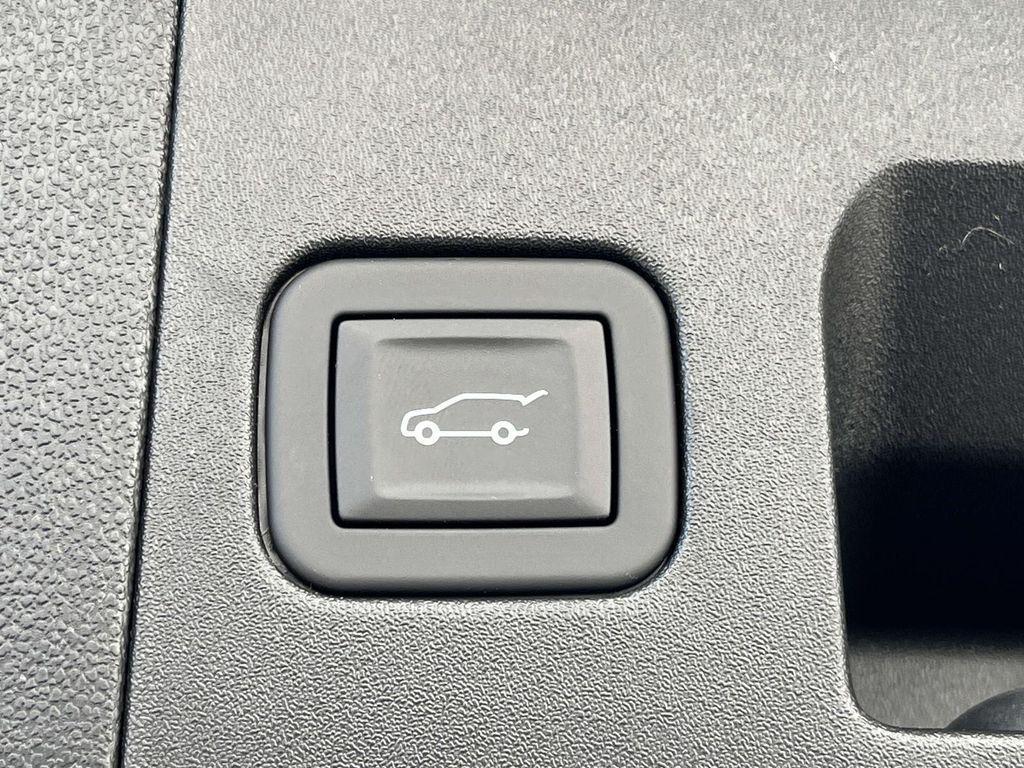 new 2025 Cadillac XT5 car, priced at $57,665