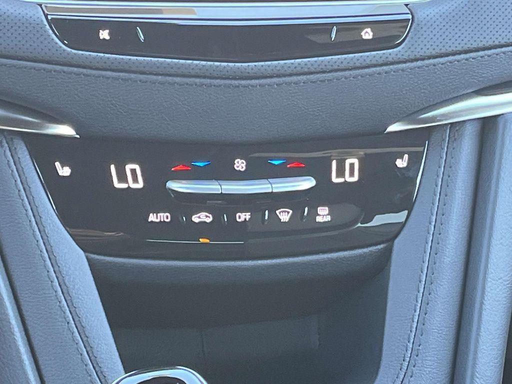 new 2025 Cadillac XT5 car, priced at $57,665