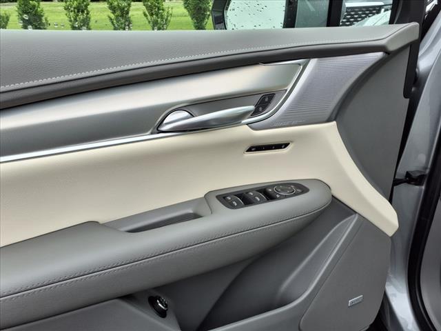new 2025 Cadillac XT5 car, priced at $56,665