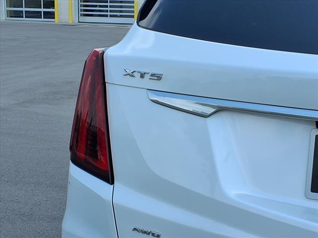 used 2022 Cadillac XT5 car, priced at $36,990