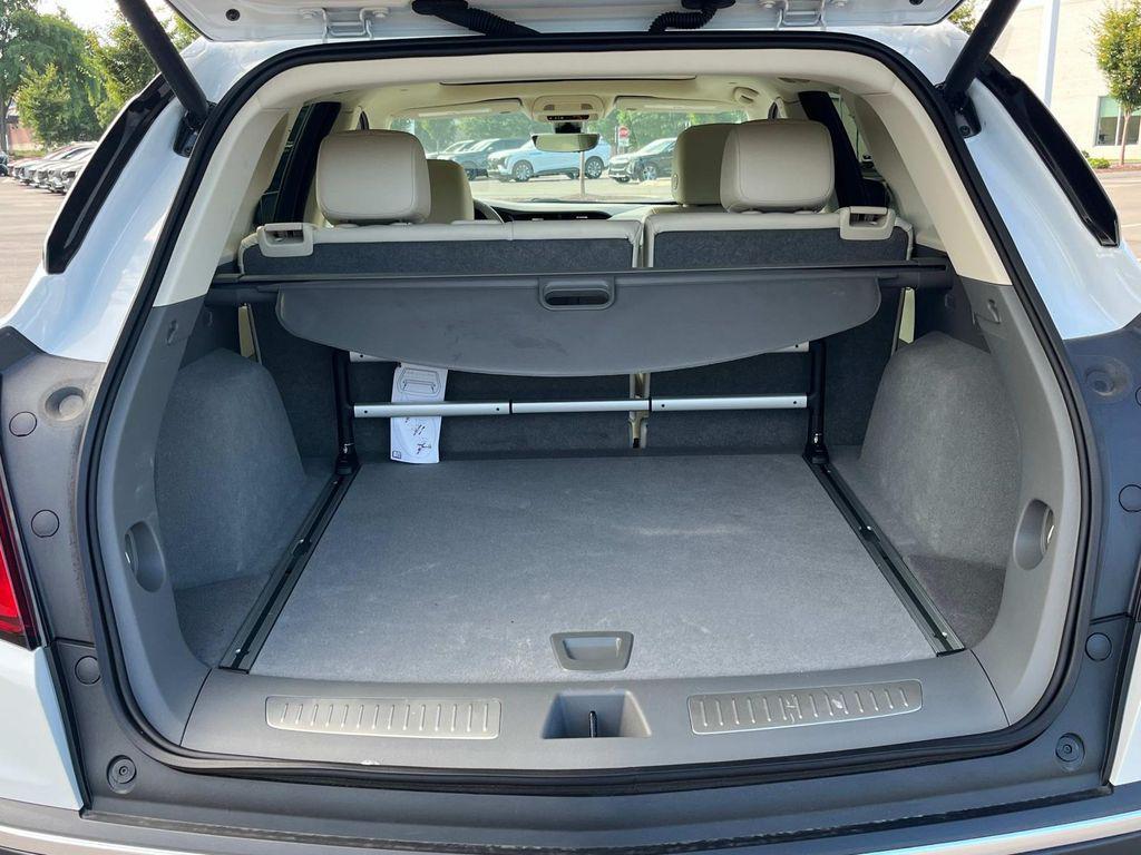 new 2025 Cadillac XT5 car, priced at $57,890
