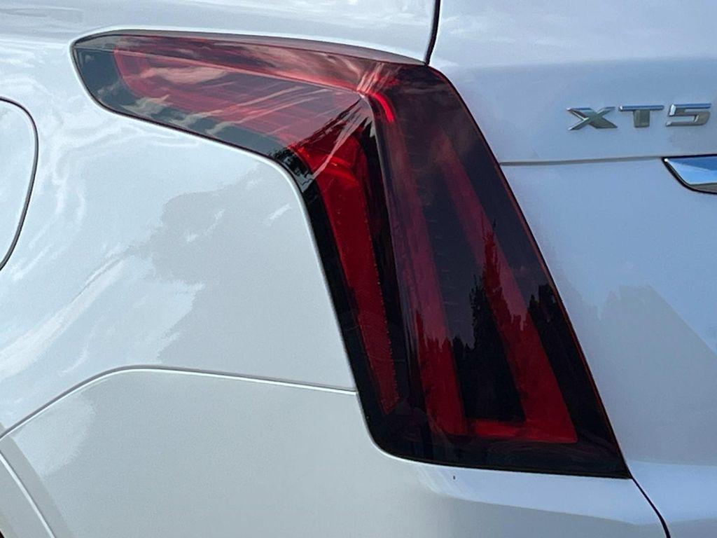 new 2025 Cadillac XT5 car, priced at $57,890
