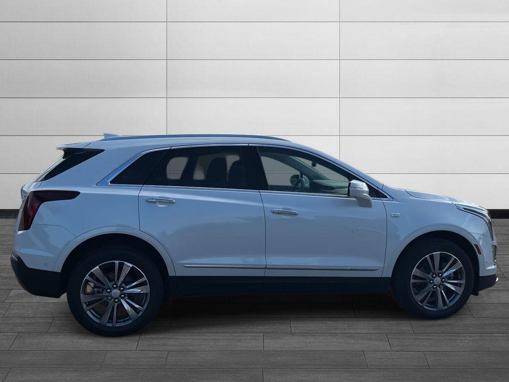 new 2025 Cadillac XT5 car, priced at $57,890