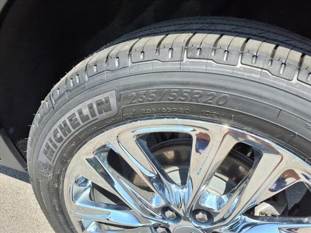 used 2022 Cadillac XT5 car, priced at $38,983