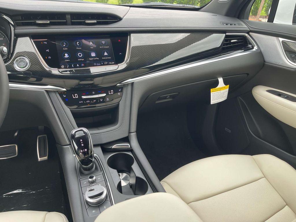 new 2025 Cadillac XT6 car, priced at $71,065