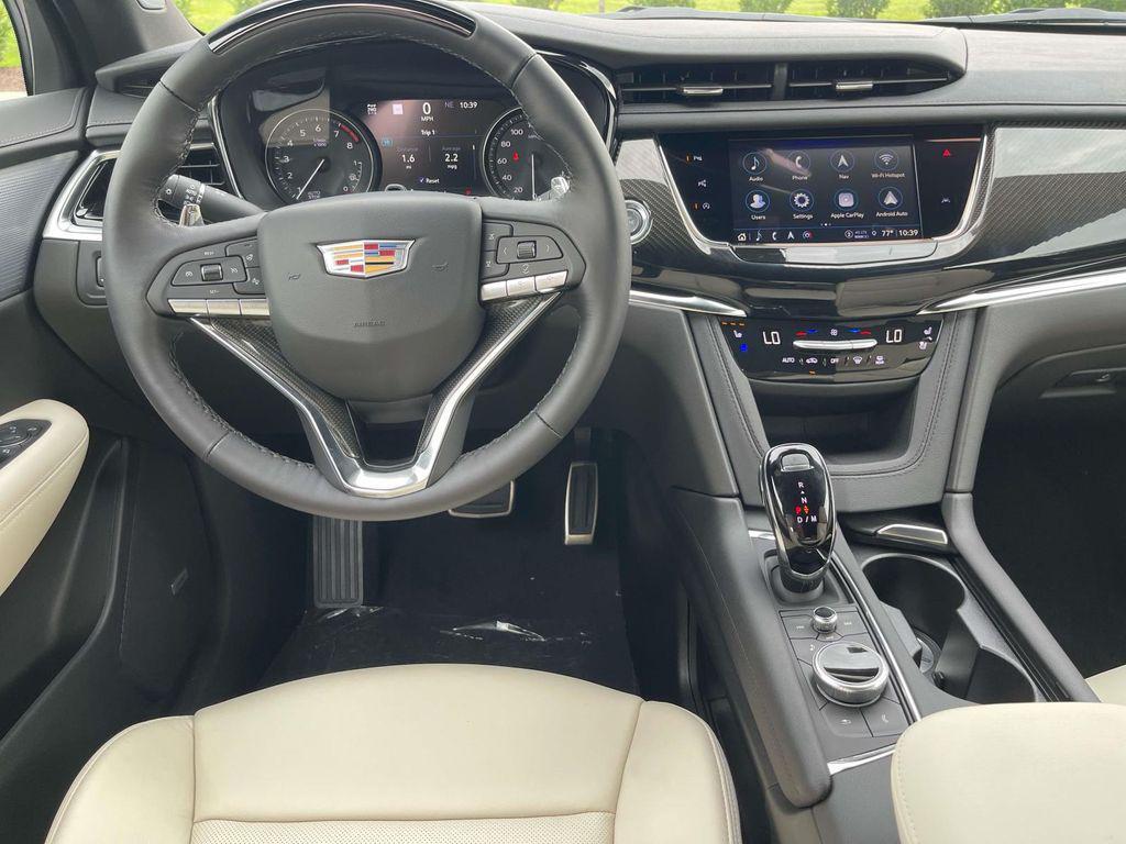 new 2025 Cadillac XT6 car, priced at $71,065