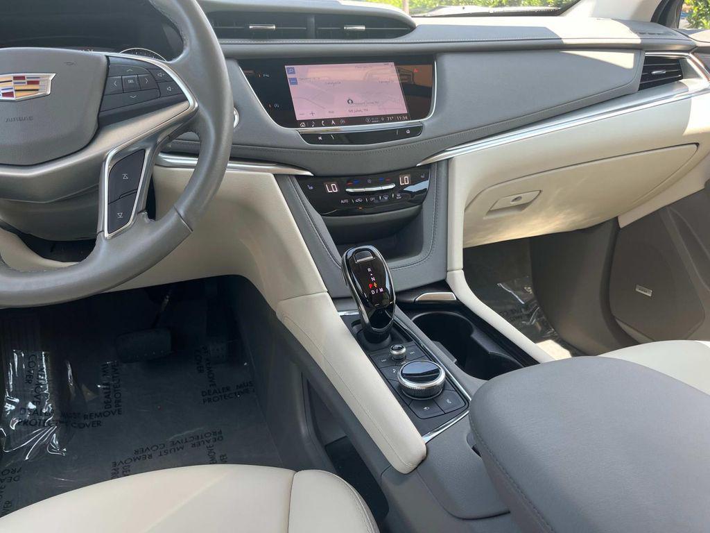 used 2022 Cadillac XT5 car, priced at $34,992