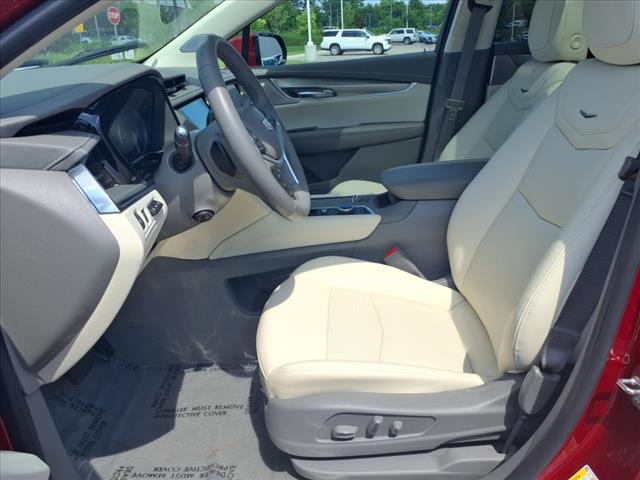 used 2025 Cadillac XT5 car, priced at $48,990