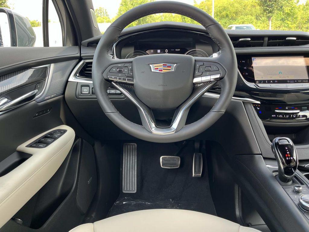 new 2025 Cadillac XT6 car, priced at $68,540