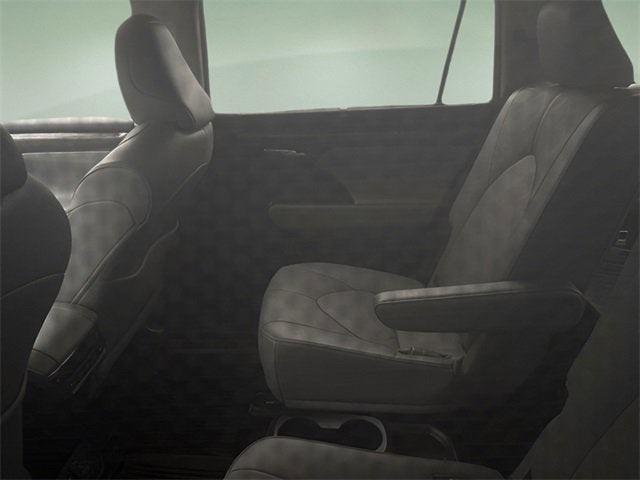 used 2022 Toyota Highlander car, priced at $43,007