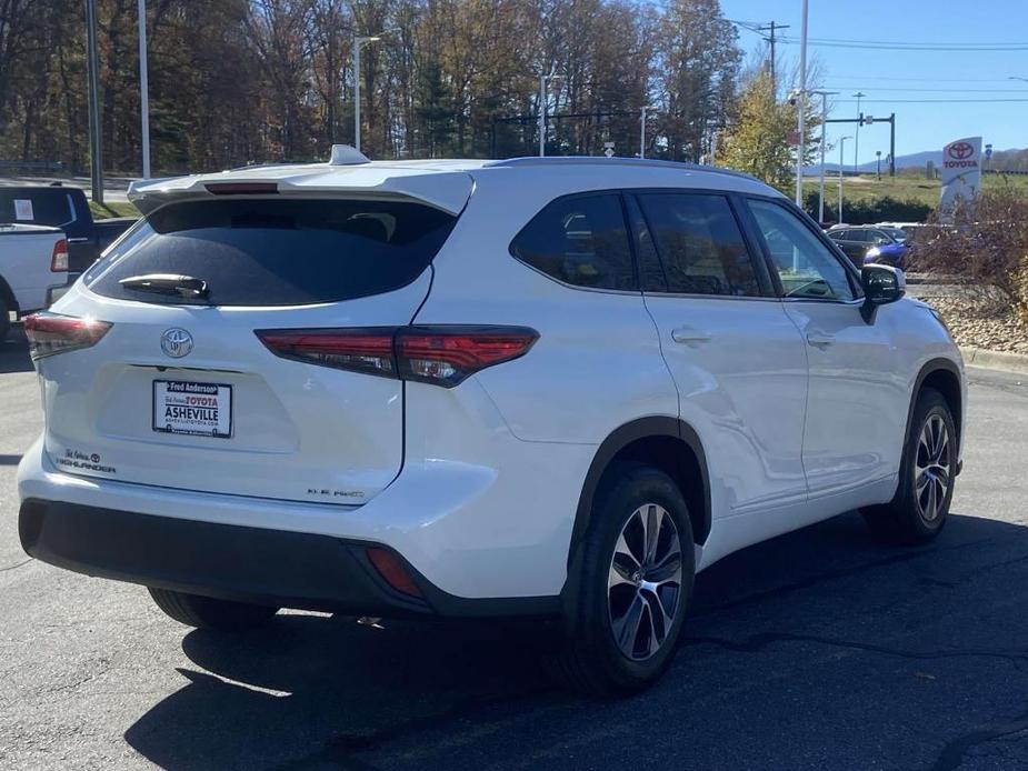 used 2021 Toyota Highlander car, priced at $35,699