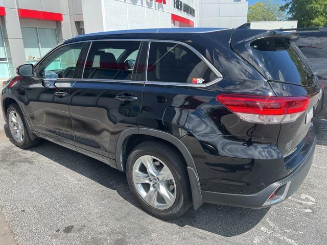 used 2019 Toyota Highlander car, priced at $29,157