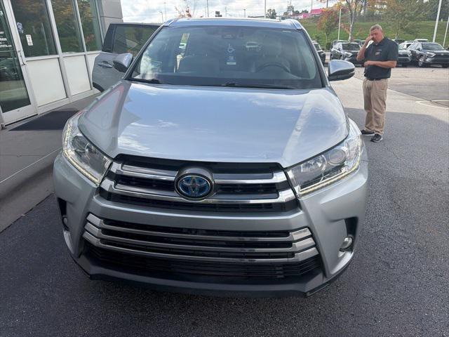 used 2017 Toyota Highlander Hybrid car, priced at $24,237