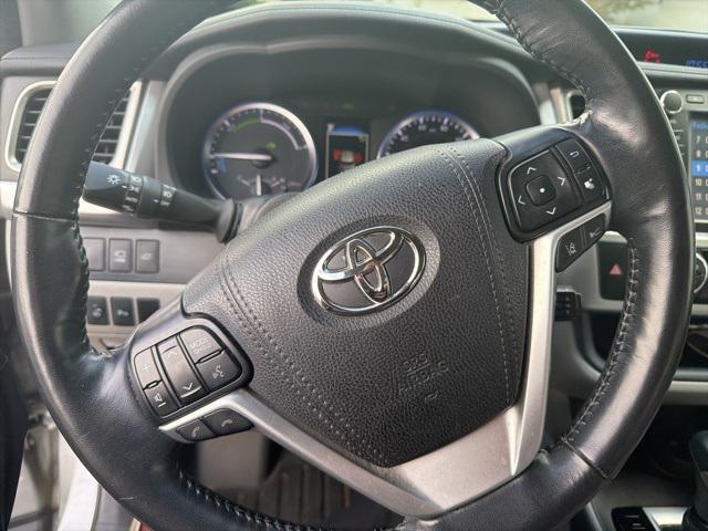 used 2017 Toyota Highlander Hybrid car, priced at $24,237