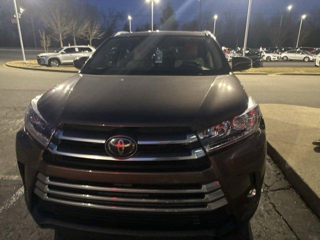 used 2019 Toyota Highlander car, priced at $33,630