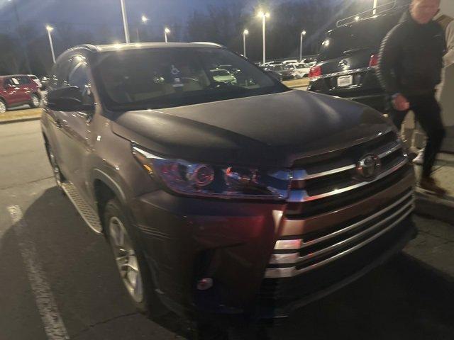 used 2019 Toyota Highlander car, priced at $33,630