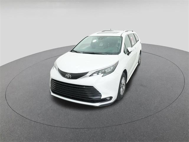 new 2026 Toyota Sienna car, priced at $48,450