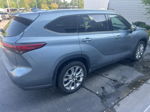 used 2021 Toyota Highlander Hybrid car, priced at $34,932