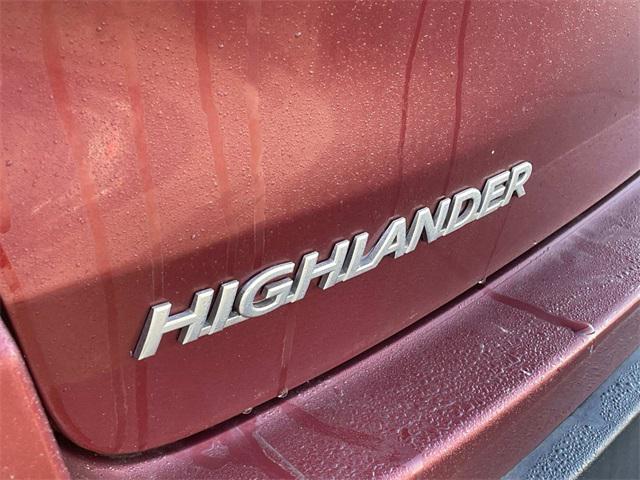 used 2019 Toyota Highlander car, priced at $27,096