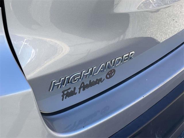 used 2018 Toyota Highlander car, priced at $20,703