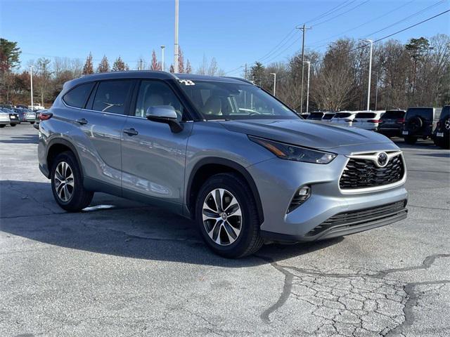 used 2023 Toyota Highlander car, priced at $36,220