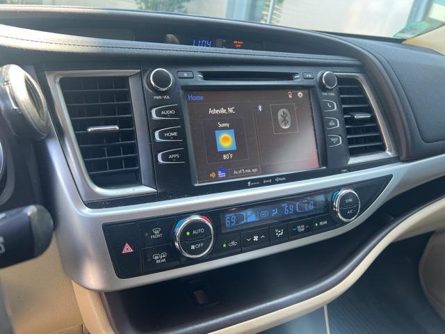 used 2019 Toyota Highlander car, priced at $24,530