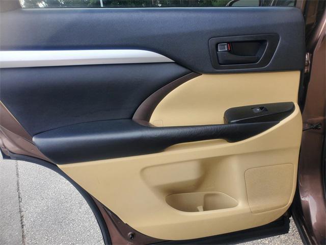 used 2019 Toyota Highlander car, priced at $20,744