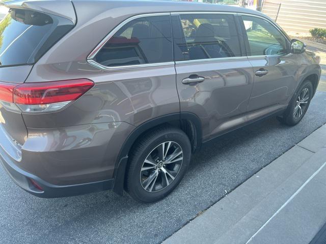 used 2019 Toyota Highlander car, priced at $24,530