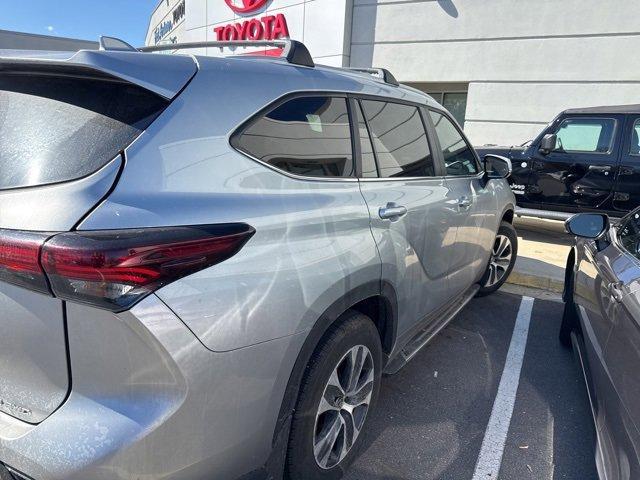 used 2024 Toyota Highlander car, priced at $43,589