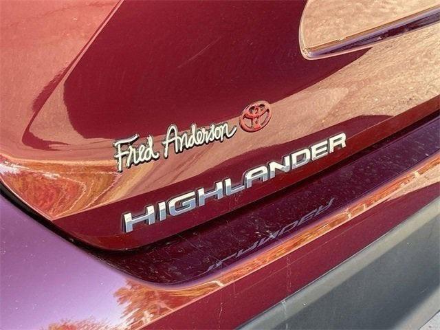 used 2022 Toyota Highlander car, priced at $33,656