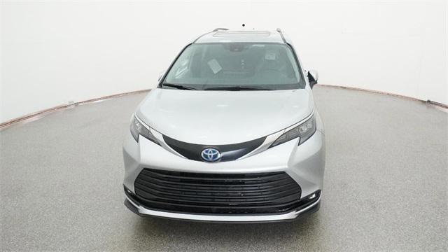 new 2025 Toyota Sienna car, priced at $50,125