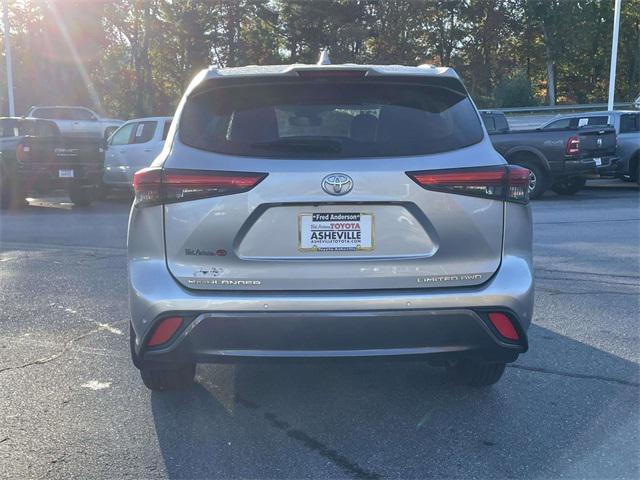used 2021 Toyota Highlander car, priced at $32,194