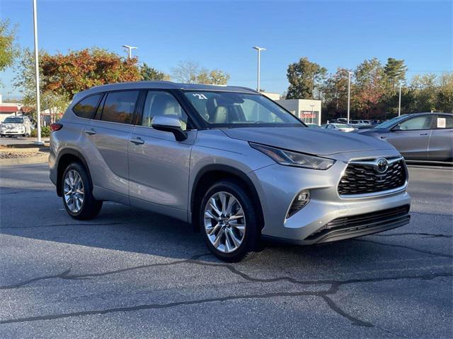 used 2021 Toyota Highlander car, priced at $32,194