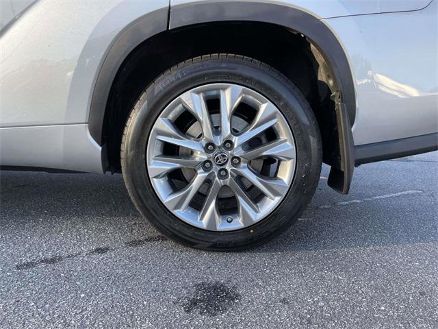 used 2021 Toyota Highlander car, priced at $32,194