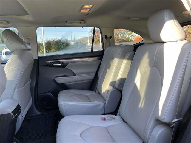 used 2021 Toyota Highlander car, priced at $32,194