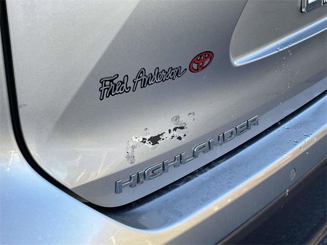 used 2021 Toyota Highlander car, priced at $32,194