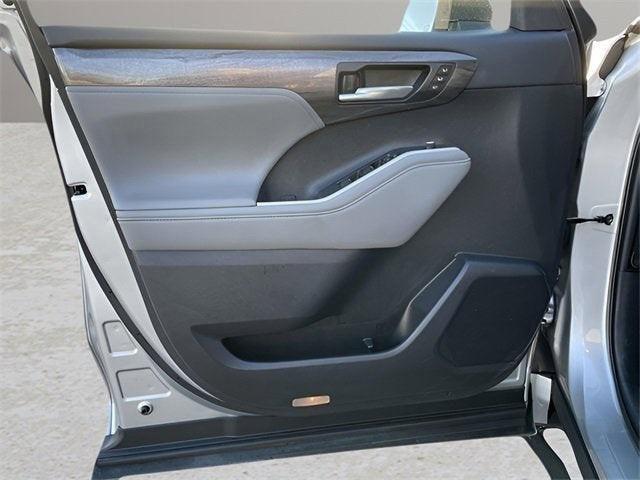 used 2021 Toyota Highlander car, priced at $32,965