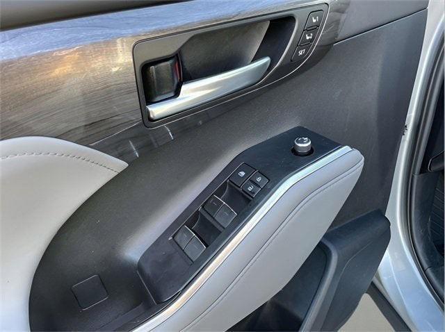 used 2021 Toyota Highlander car, priced at $32,965