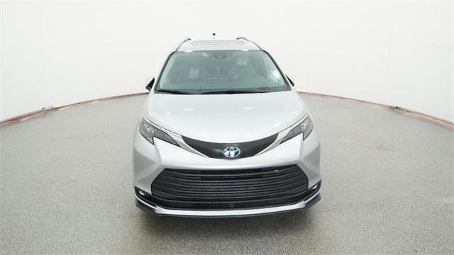 new 2025 Toyota Sienna car, priced at $50,125