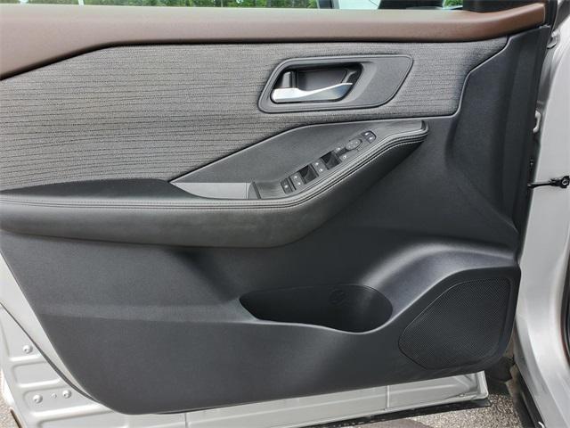 used 2023 Nissan Rogue car, priced at $25,156