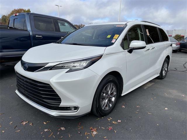 used 2022 Toyota Sienna car, priced at $38,749