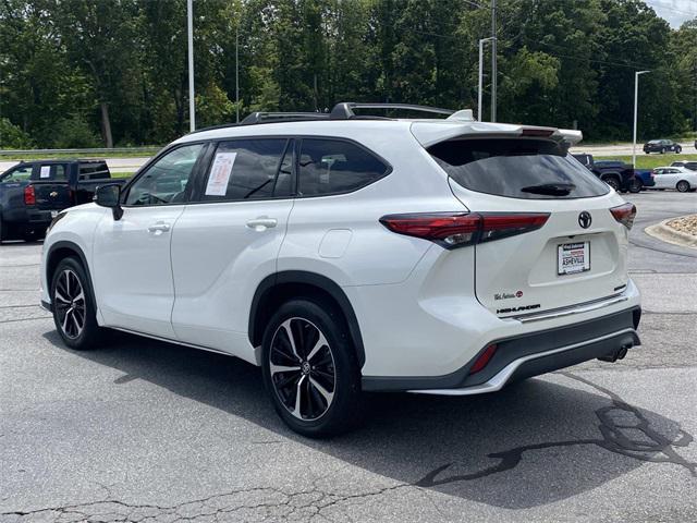 used 2021 Toyota Highlander car, priced at $33,310