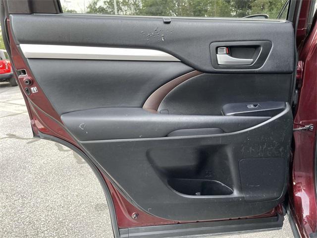 used 2014 Toyota Highlander car, priced at $12,853