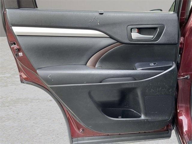 used 2014 Toyota Highlander car, priced at $13,831