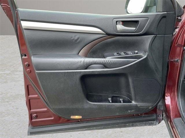 used 2014 Toyota Highlander car, priced at $13,831