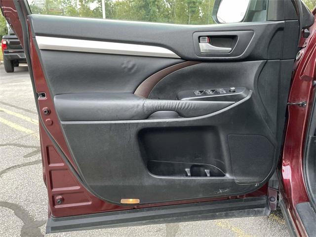 used 2014 Toyota Highlander car, priced at $12,853